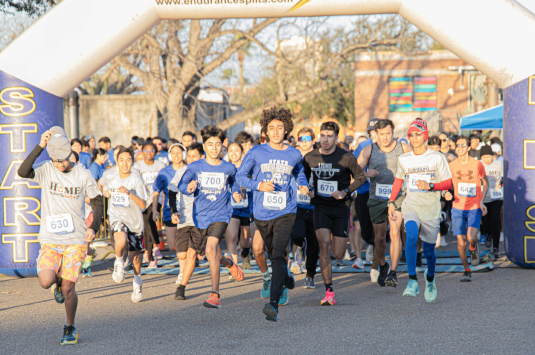 Runners starting off